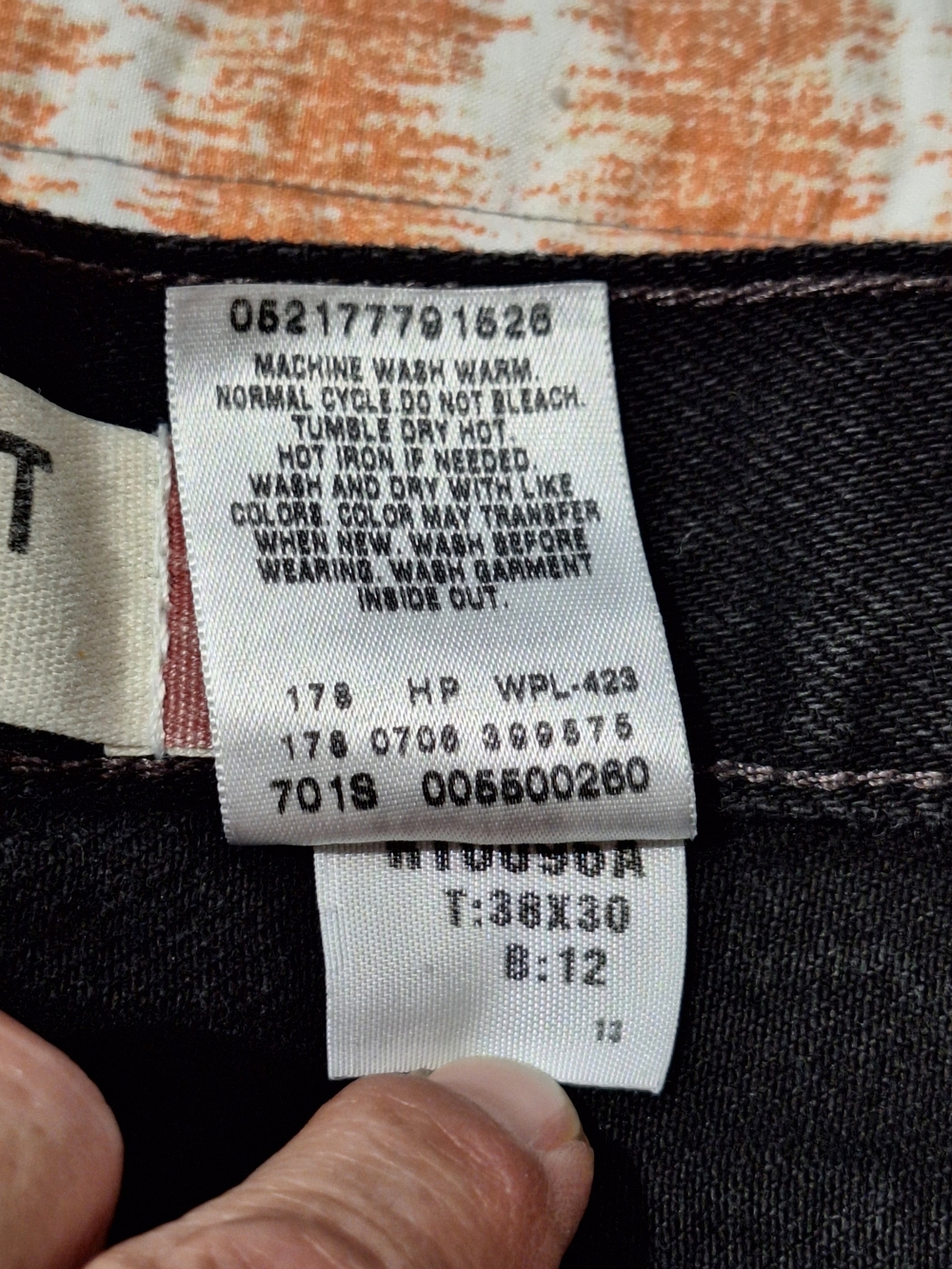 Levi's 100% Cotton Black Straight-Leg Jeans - Picture 9 of 12